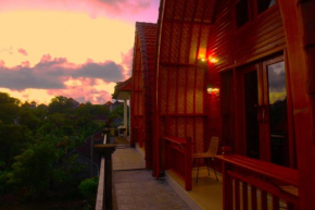 Murna House 2, Rooftop Balinese Wooden House 360 sunrise to sunset view